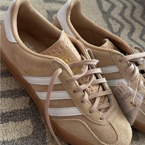 Adidas Gazelle Beige Sneakers - Picture 2 of 4